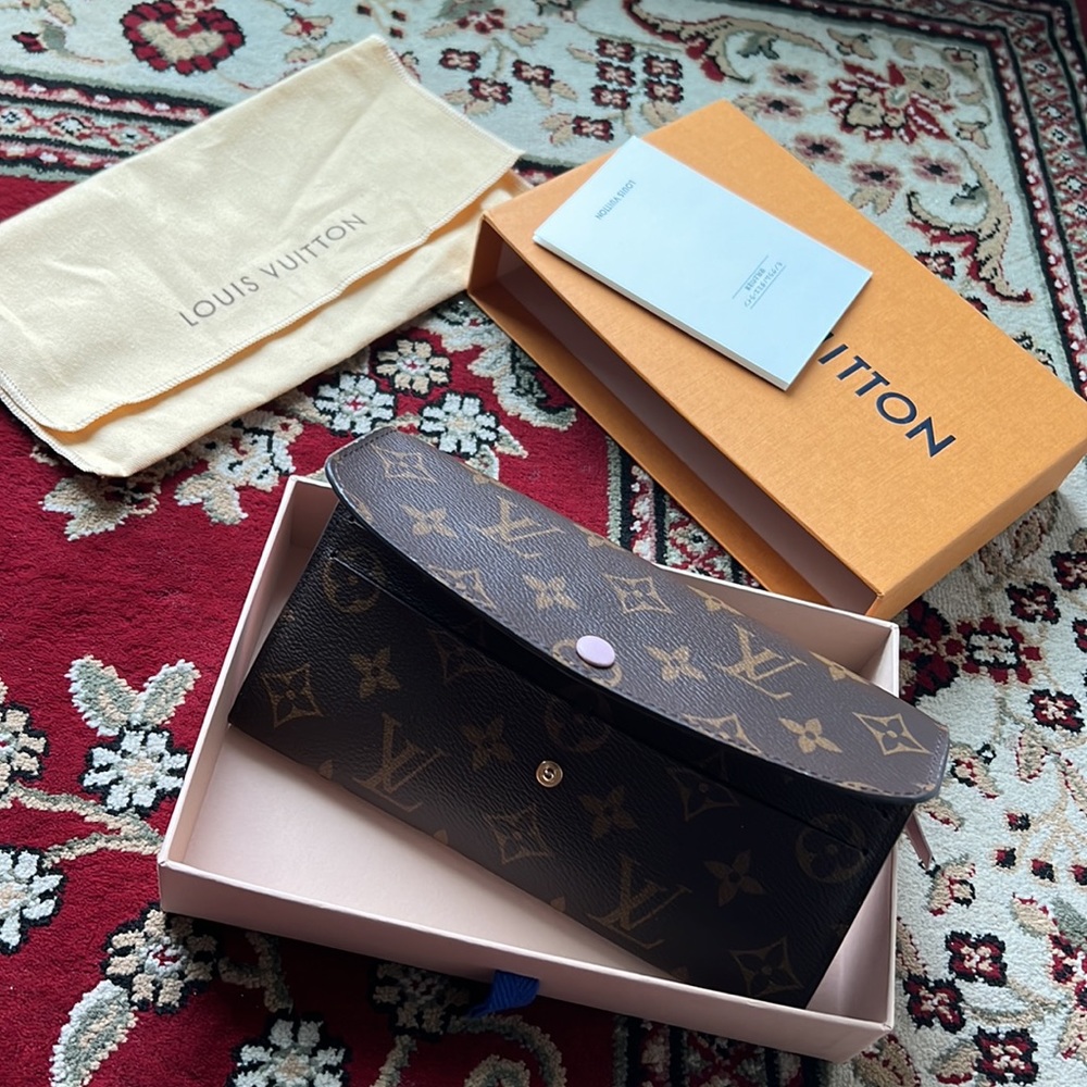 LV Emilie Wallet - Picture 7 of 11